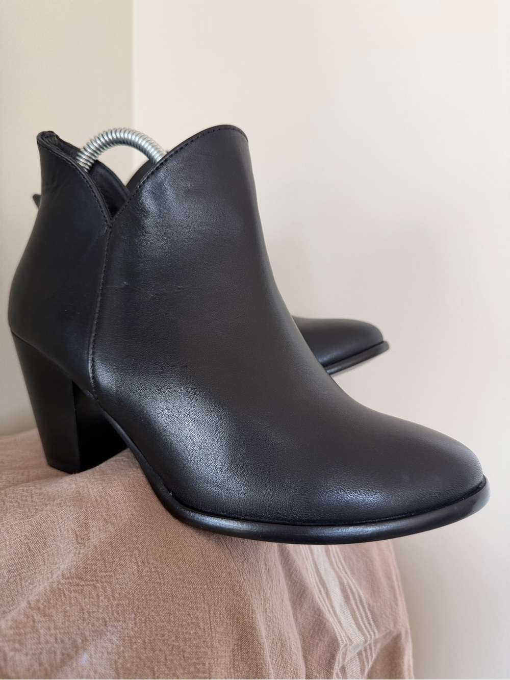 Thursday Boot Company Uptown Black Leather V-Cut Bootie Size 7.5